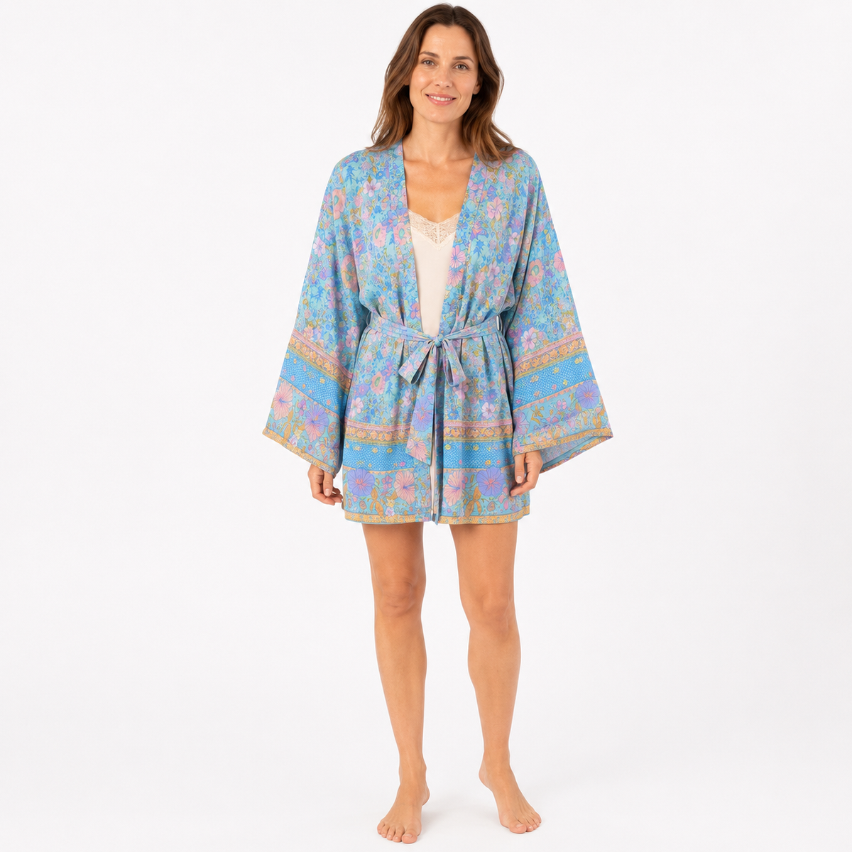 Kimono Femme Court Fleuri Bleu Ciel | Mizuki