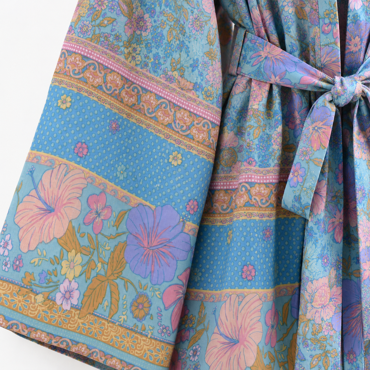 Kimono Femme Court Fleuri Bleu Ciel | Mizuki