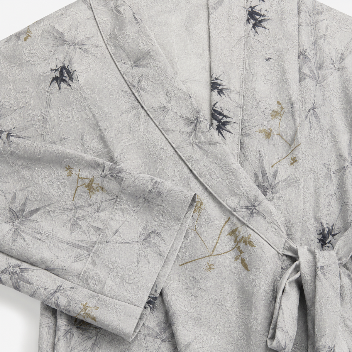 Veste Kimono Femme Japonaise Gris Clair Mi-Longue | Kasumi